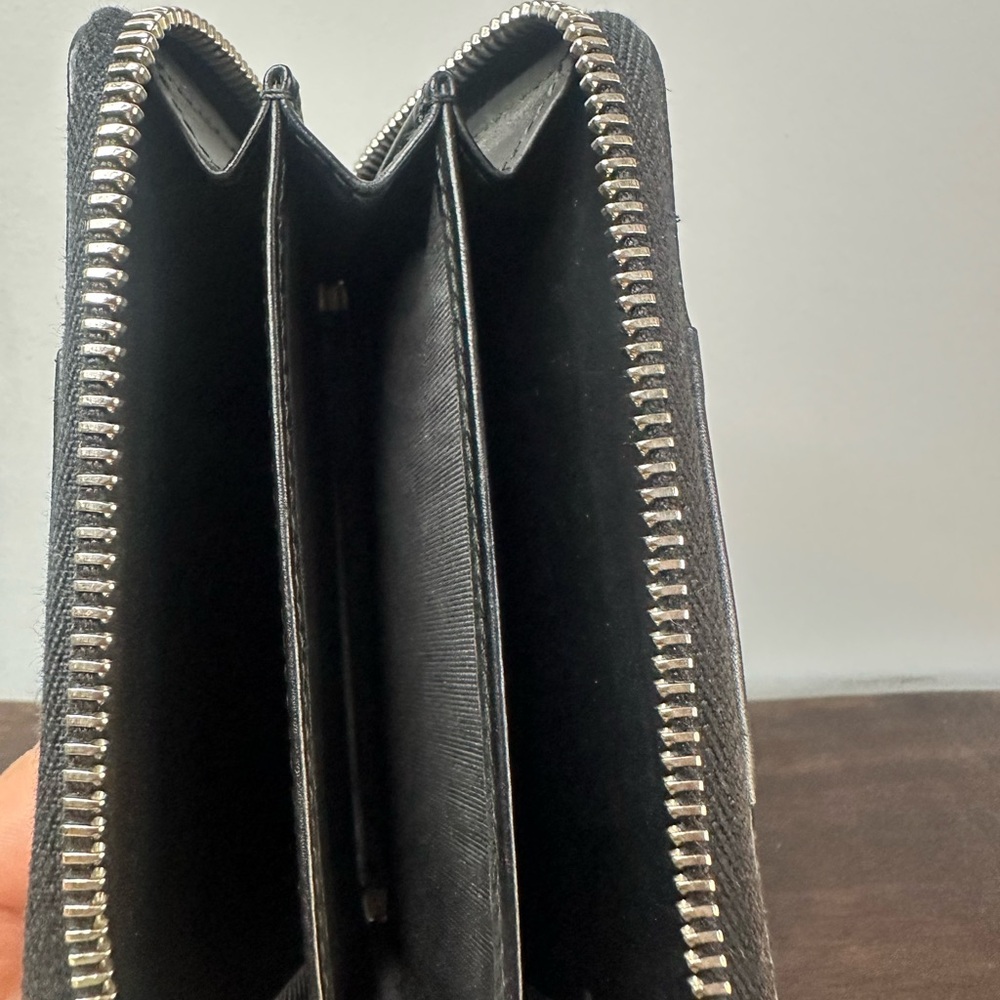 Gucci Black and Beige Logo Wallet - Picture 5 of 7